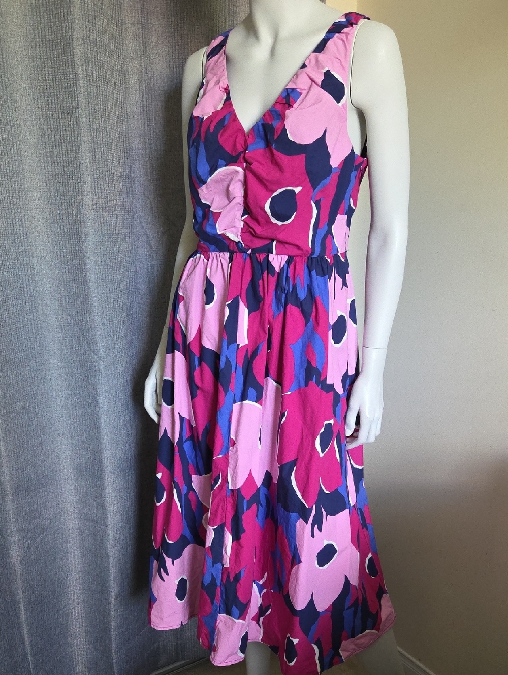 Banana Republic Poplin Shirred Fuchsia & Navy Floral V‑Neck Midi Dress